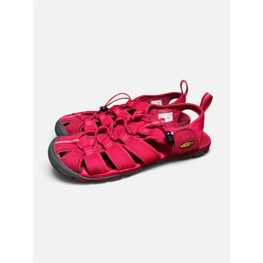 KEEN Clearwater CNX Women's 8 Red Closed Toe Hiking Water Sandals